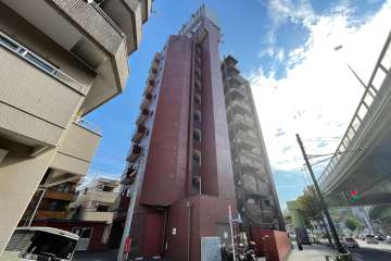 ライオンズマンション平和島の外観（北西側から）　