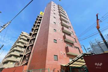 ライオンズマンション平和島の外観（南西側から）　