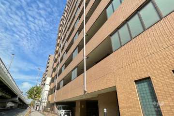 朝日マンション大森東の外観（南西側から）