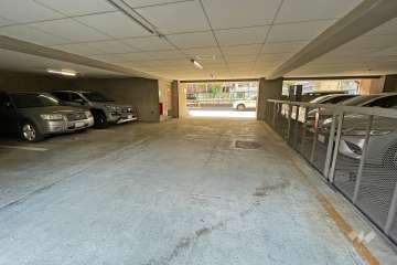 敷地内駐車場（屋内平面式・屋内機械式）