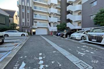 敷地内駐車場（屋外平面式）
