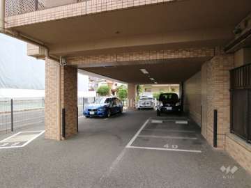 敷地内駐車場（屋内平面式）