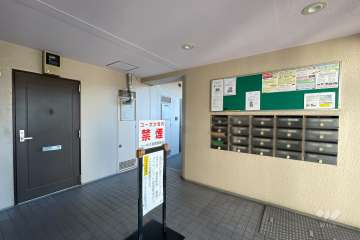 エントランス内