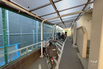 駐輪場（屋根付き）