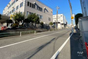 敷地北側の前面道路