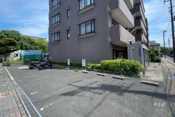 敷地内駐車場（屋外平面式）