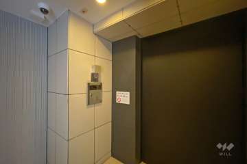 エントランスはオートロック付きです。