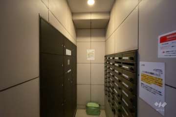 宅配ボックスと集合ポスト