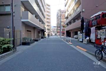 敷地北側の前面道路