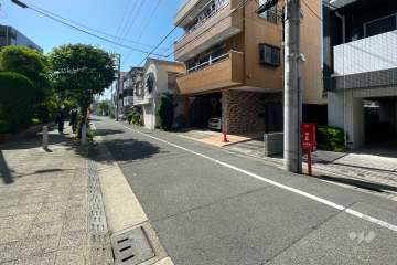 敷地南側の前面道路