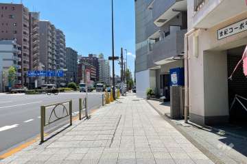 敷地東側の前面道路