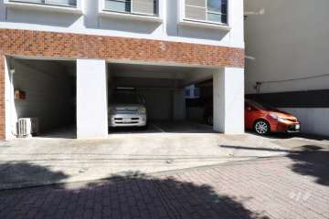 敷地内駐車場（屋内・屋外平面式）