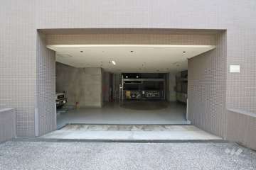 敷地内駐車場（屋内機械式）