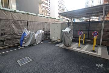 敷地内バイク置場