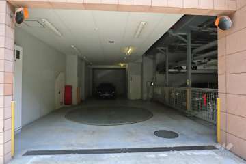 敷地内駐車場（屋内機械式）