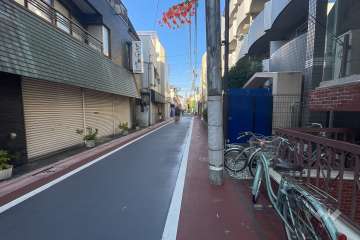 敷地南側の前面道路