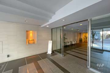 エントランスはオートロック付きです。