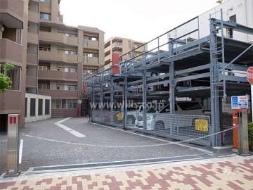 機械式の敷地内駐車場