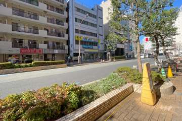 敷地北西側の前面道路