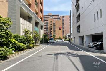 敷地南側の前面道路