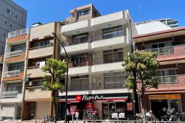 寿マンションの外観（南東側から）