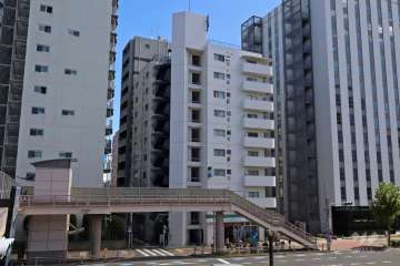 エイト大森ハイツの外観（西側から）
