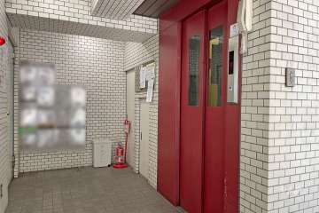 共用のエレベーター