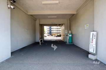 駐車場の出入り口