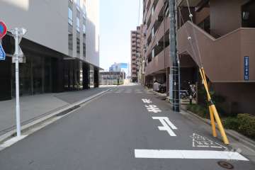 敷地北側の前面道路　