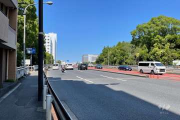 敷地南東側は都道318号（環七通り）に面しています。