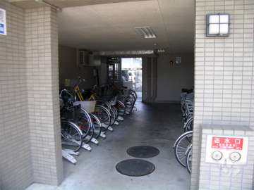 屋内にある駐輪場