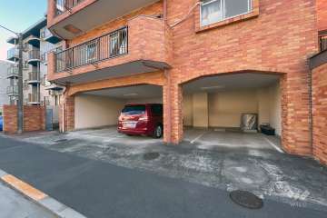 敷地内駐車場（屋外平面式）