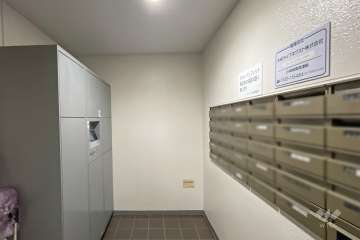 宅配ボックスと集合ポスト