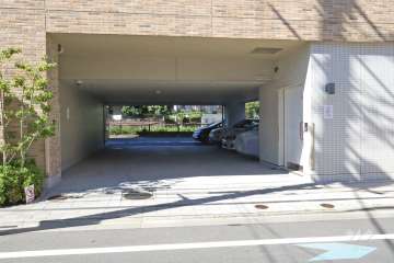 敷地内駐車場（屋内平面式）