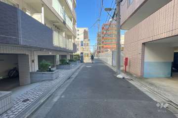 敷地南側の前面道路