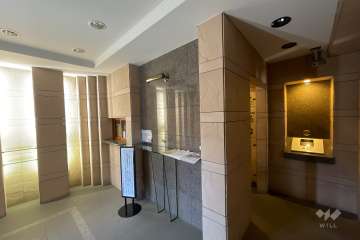 エントランスはオートロック付きです。