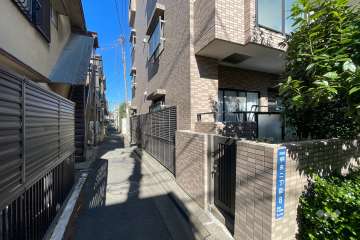 敷地南西側の前面道路