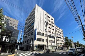 同栄ビルの外観（南側から）