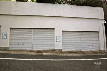 駐車場の出入り口