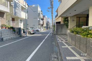 敷地北側の前面道路　