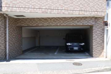 敷地内駐車場（屋内平面式）