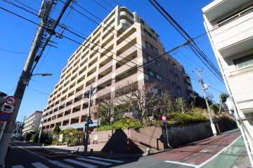 ライオンズマンション馬込マークヒルズの外観(南東側から)