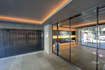 エントランスはオートロック付きです。