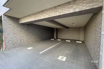 敷地内駐車場（屋内平面式）
