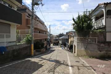敷地北側の前面道路