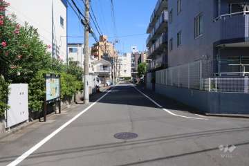 敷地南西側の前面道路