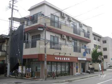 ロイヤル北口マンションの外観（北東側から）
