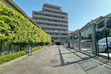 コスモ西馬込の外観（南西側から）