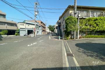 敷地南西側の前面道路