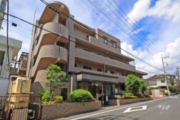 レクセルマンション西馬込の外観（南東側から）